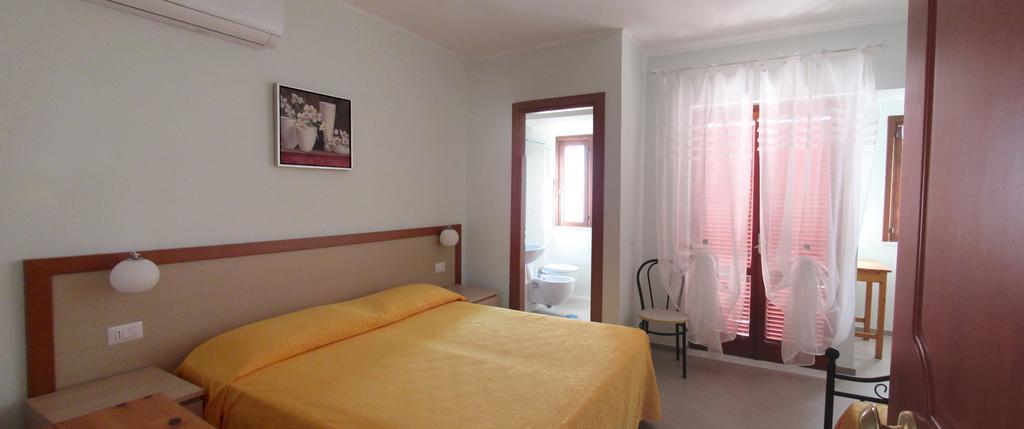 Hotel Santa Rosalia Marina di Camerota Room photo